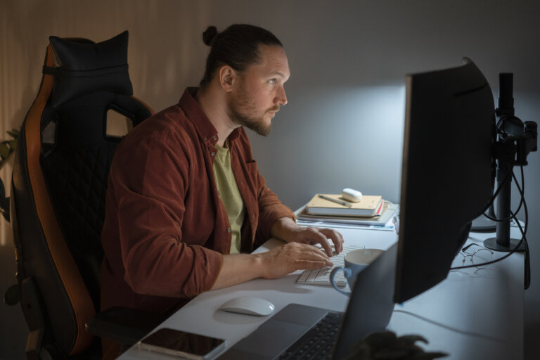 Tweening in Animation: What It Is & How It Works